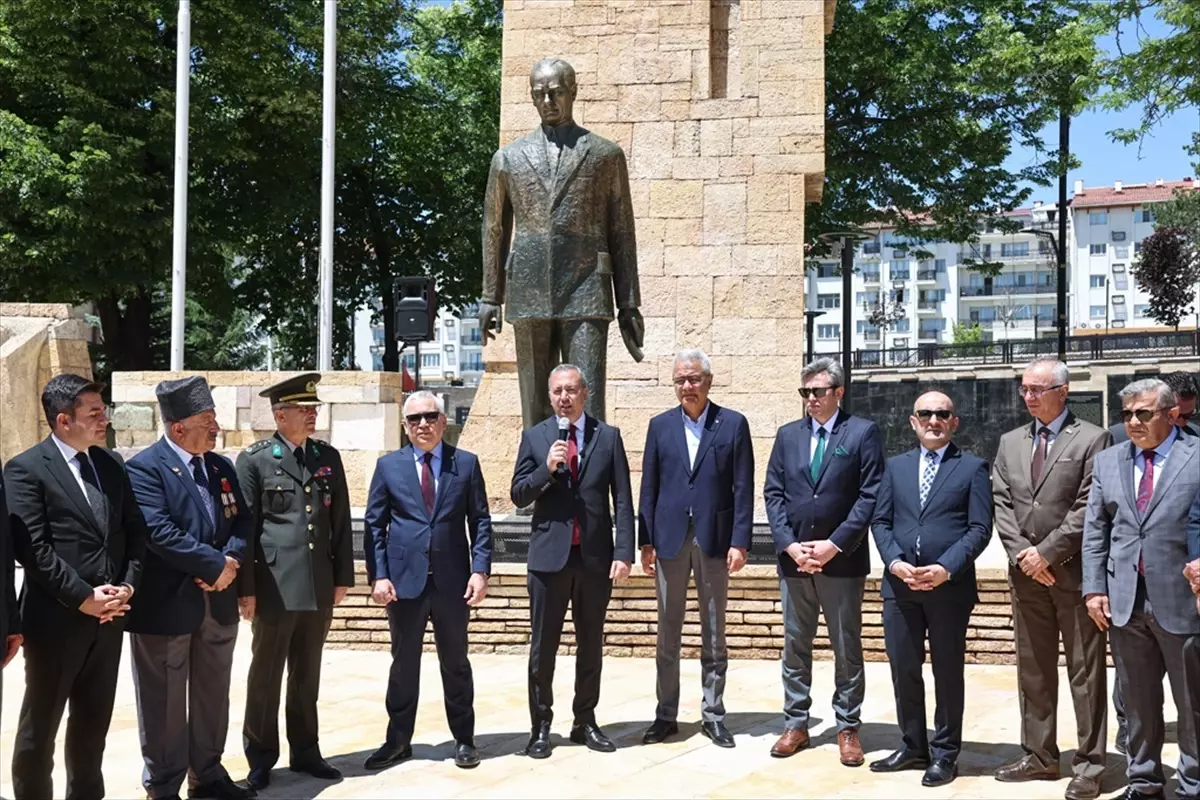Cumhuriyet Meydanı'nda Anıt Tanıtım Programı