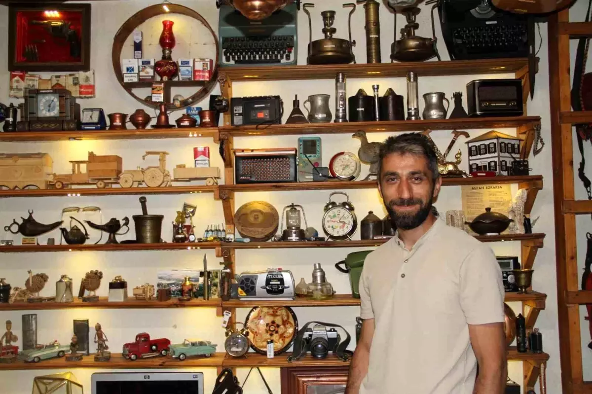 Niyazi Hararcı'nın Antika Sergisi