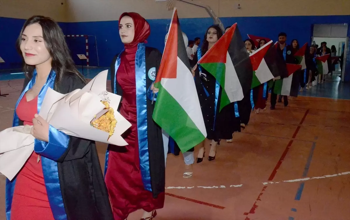 Kafkas Üniversitesi'nde Mezuniyet Töreni