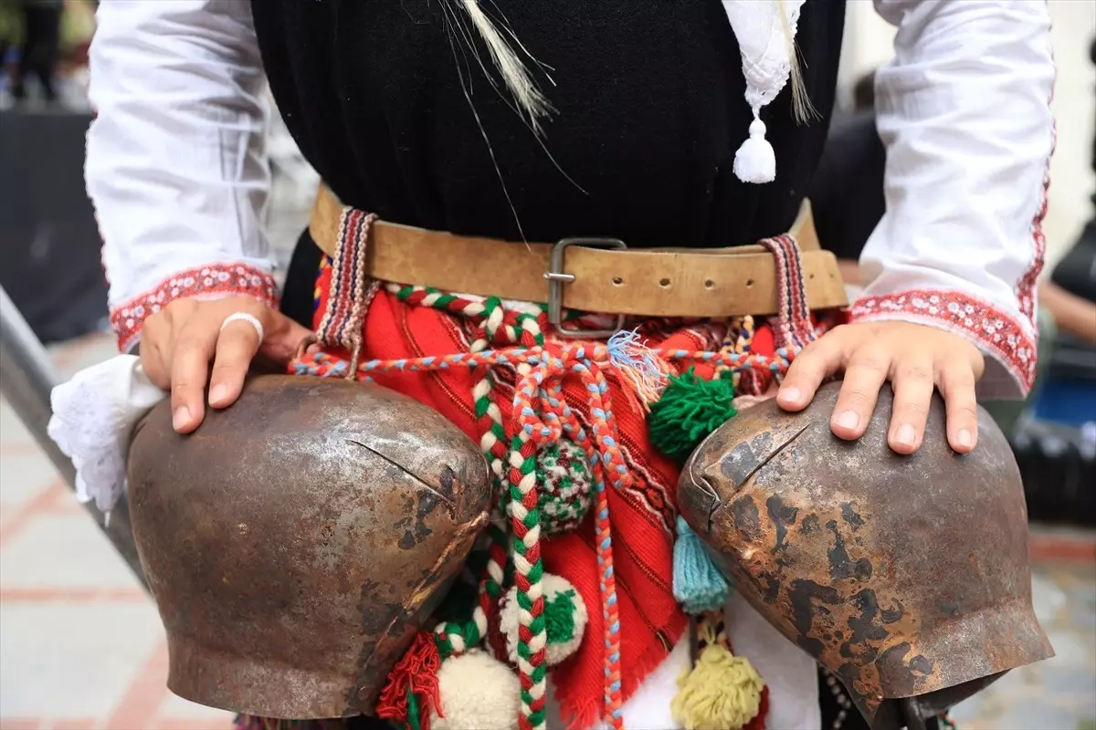 Edirne'de Balkan Folklor Festivali Renkli Görsel Şölene Dönüştü