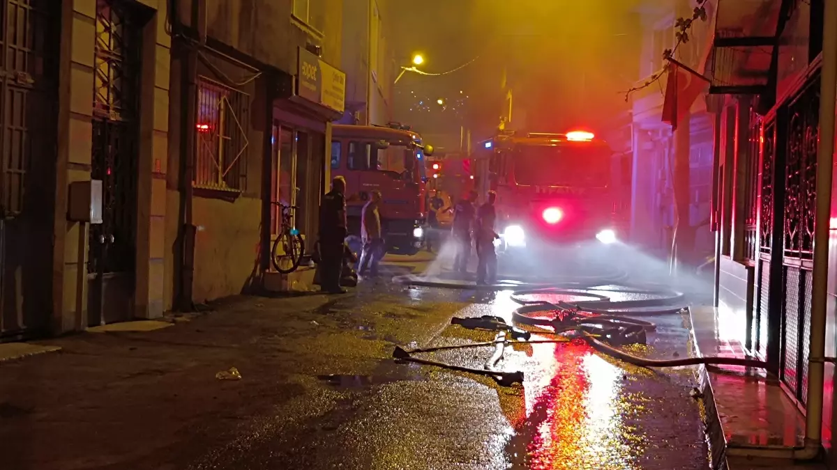 Bursa'da Oto Tamirhanesinde Yangın
