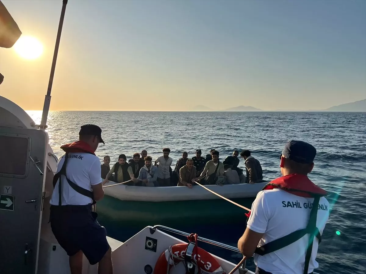 Datça'da Sürüklenen Botu Göçmenler Kurtarıldı