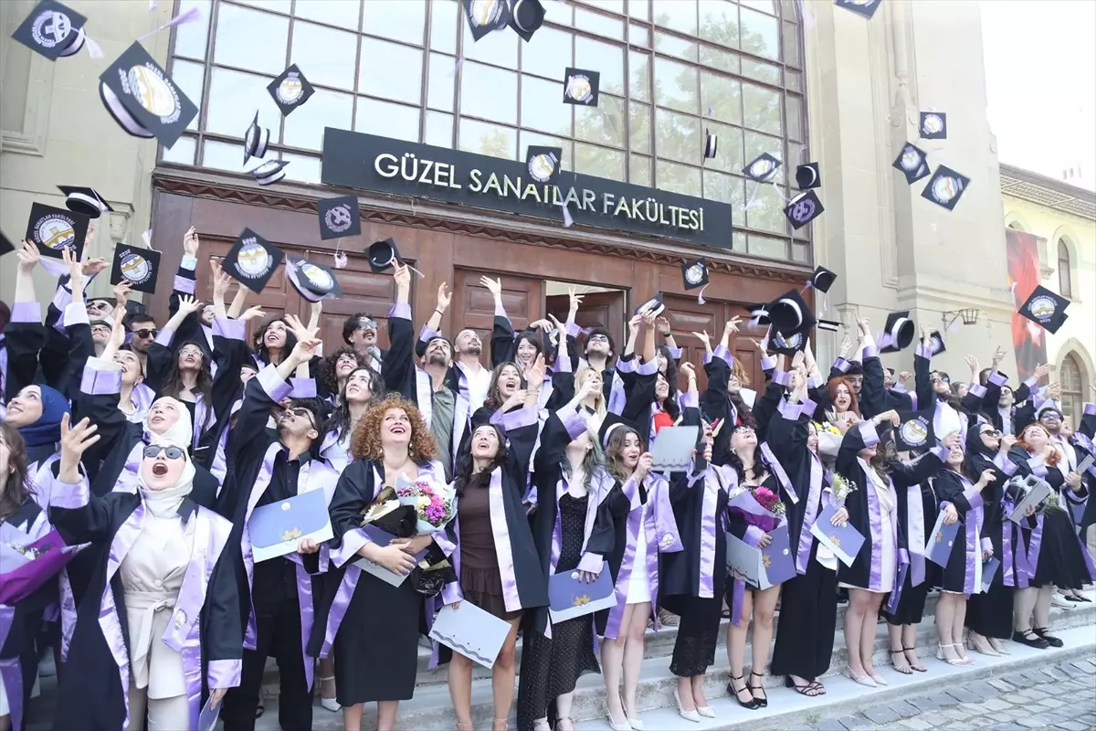 TÜ Güzel Sanatlar Fakültesi Mezuniyet Töreni