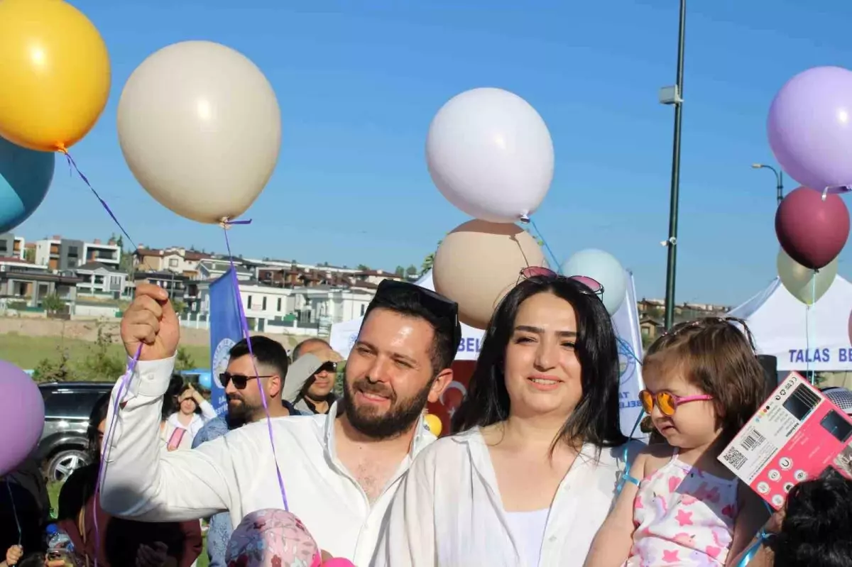 Deniz İçin Şenlikte Balonlar Gökyüzüne Uçtu