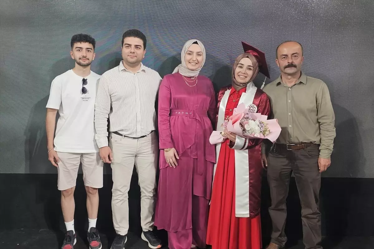 25 Yıl Sonra Mezuniyet Mutluluğu