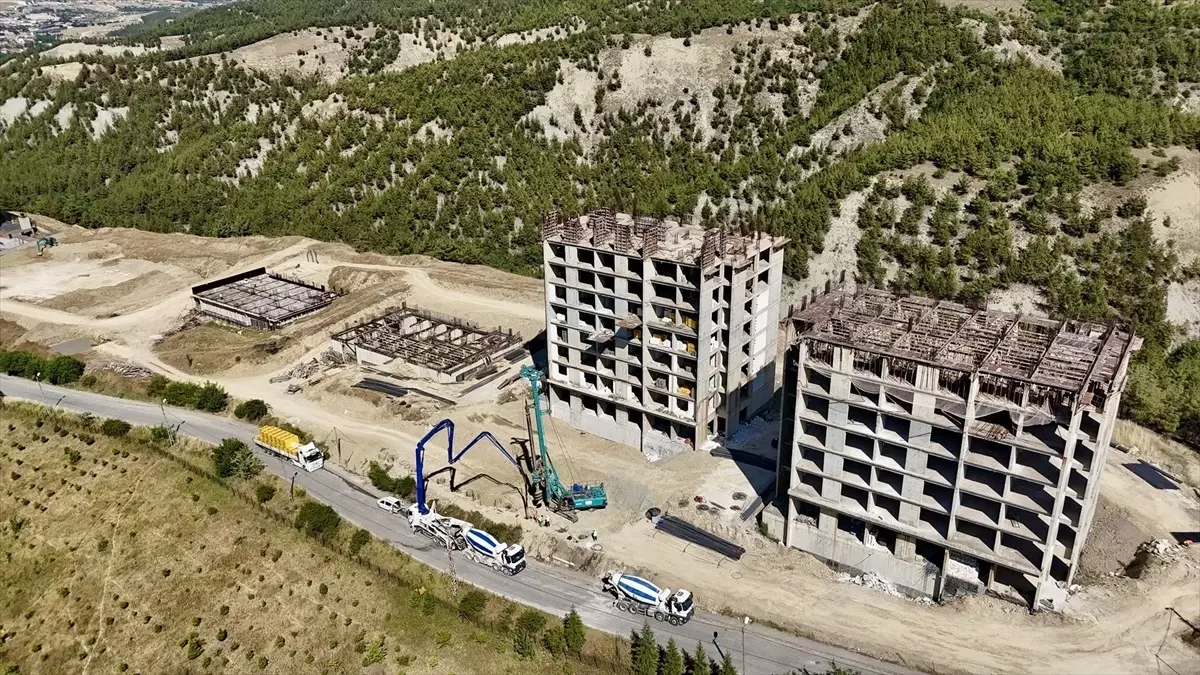 Karabük'te Öğrenci Yurdu İnşaatı Yeniden Başladı