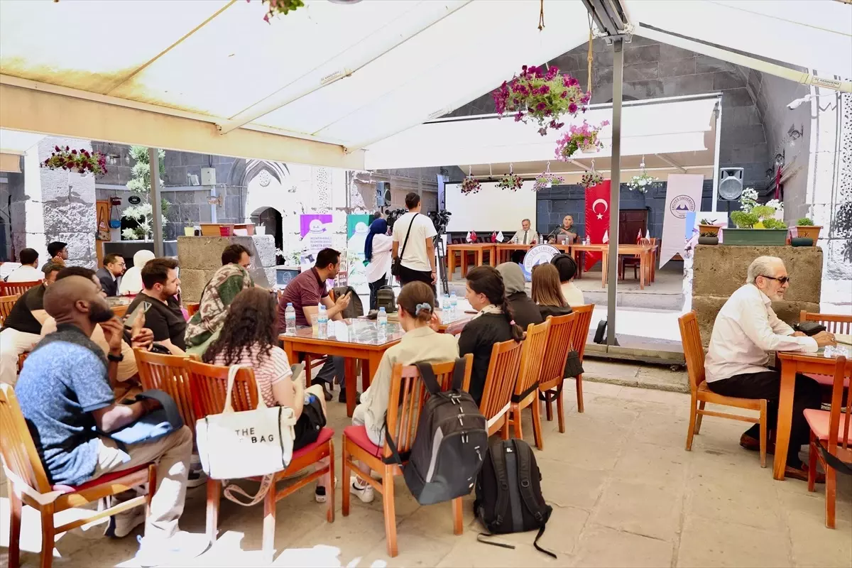Eser Elementler ve Sağlıklı Yaşam Konferansı