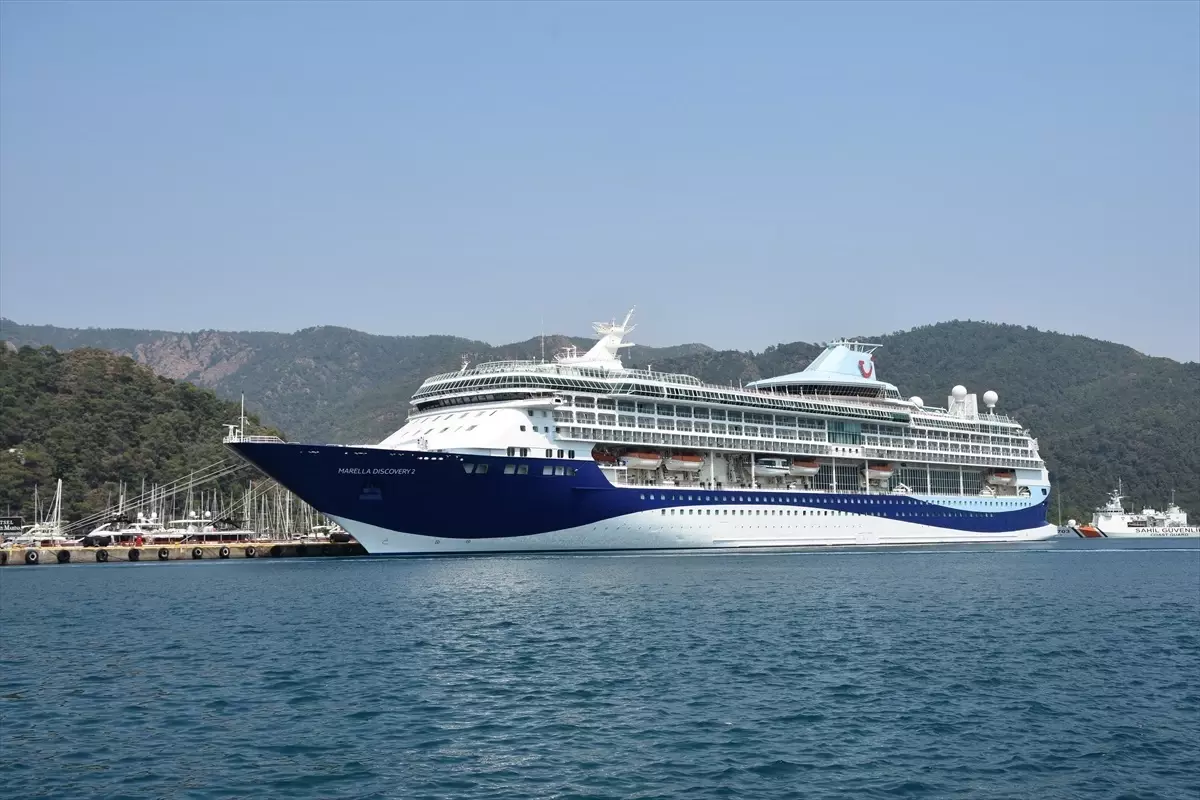 Marmaris'e 1840 Yolcu Taşıyan Kruvaziyer Geldi