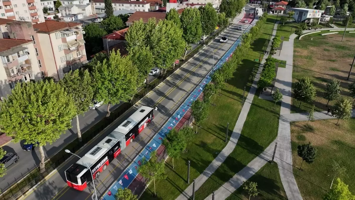 Sakarya'da Metrobüs Hattı Test Seferlerine Başladı