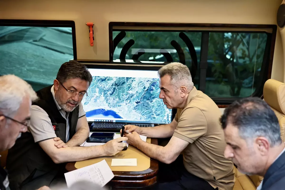 İzmir'deki Orman Yangınlarıyla Mücadele