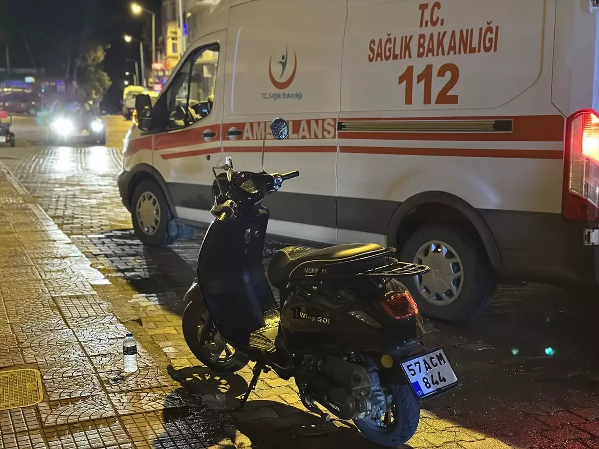 Gerze'de Motosiklet ve Otomobil Çarpıştı
