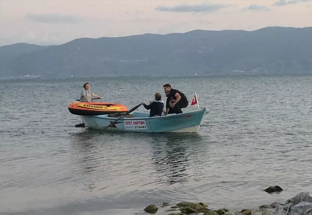 İznik Gölü'nde Mahsur Kalan Kişi Kurtarıldı