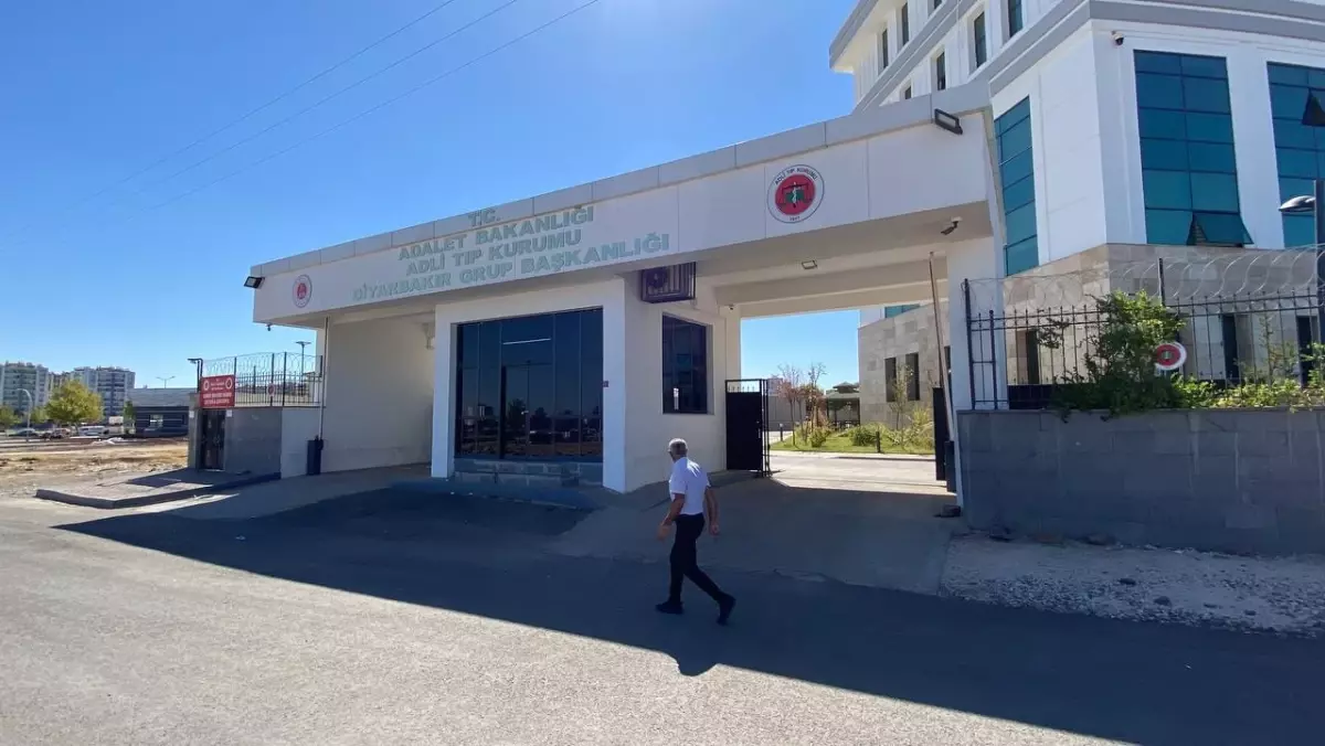 Diyarbakır'da kardeşi tarafından vurulan genç hayatını kaybetti