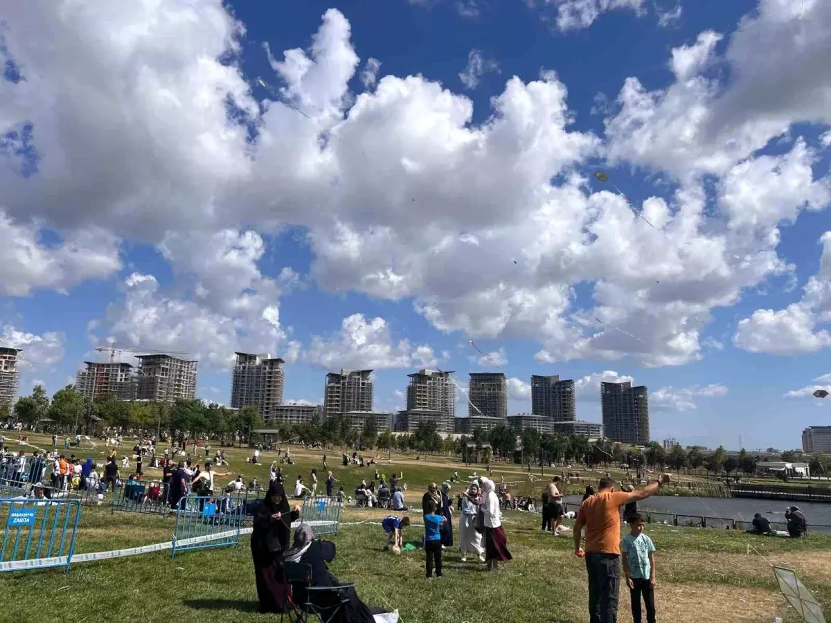 Başakşehir Uçurtma Festivali'nde Çocuklar Neşelendi