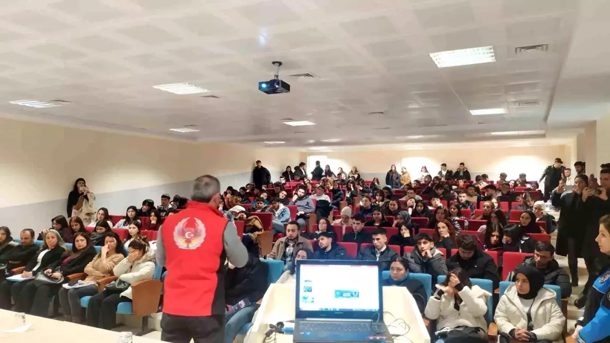 Kırşehir'de Öğrencilere Terörle Mücadele Eğitimi