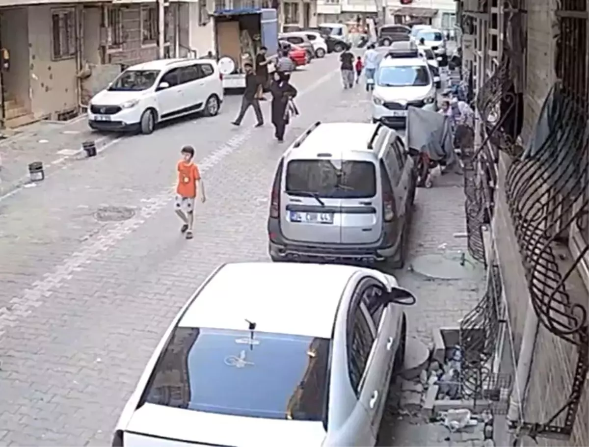 Esenyurt'ta Hırsızlık Anı Güvenlik Kamerasında
