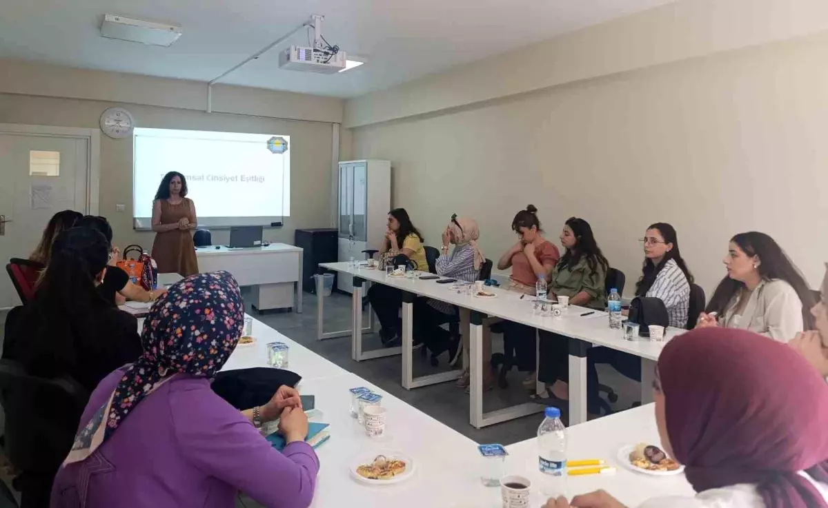 Diyarbakır'da Kadınlara Yönelik Toplumsal Cinsiyet Eşitliği Atölyesi Düzenlendi