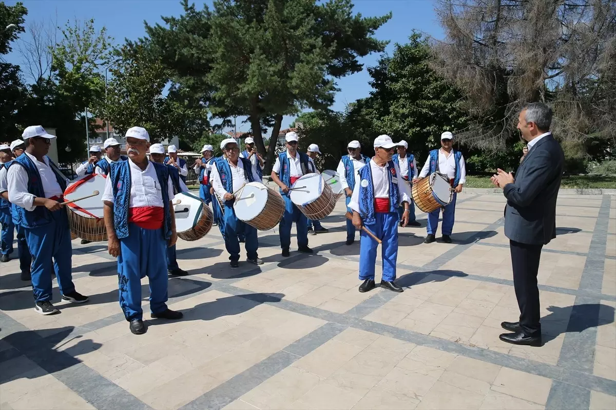 664. Tarihi Kırkpınar Yağlı Güreşleri Festivali, davul zurna ekibinin davetleriyle başladı