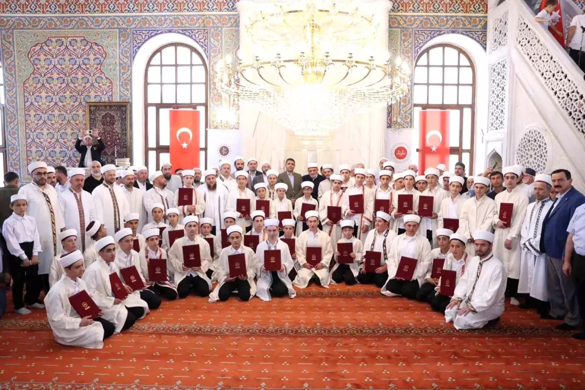 Düzce'de 41 Genç Hafızlık Belgesi Aldı