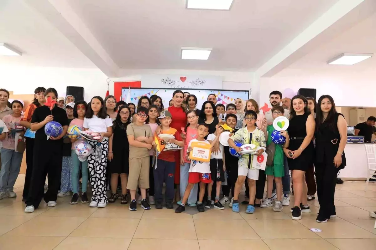 Keçiören Belediyesi Engelli Çocuklar İçin Karne Etkinliği Düzenledi