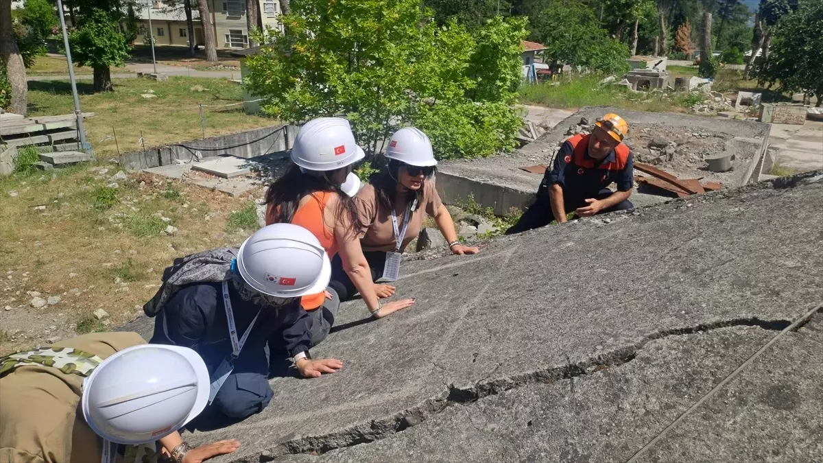 Deprem Eğitimi Almaya Geldiler