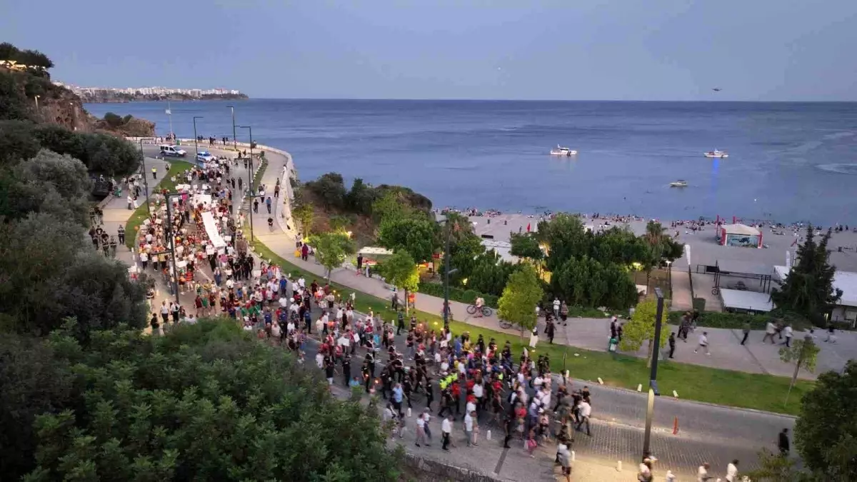 Antalya'da Koruyucu Aile Günü Etkinlikleri Kutlandı