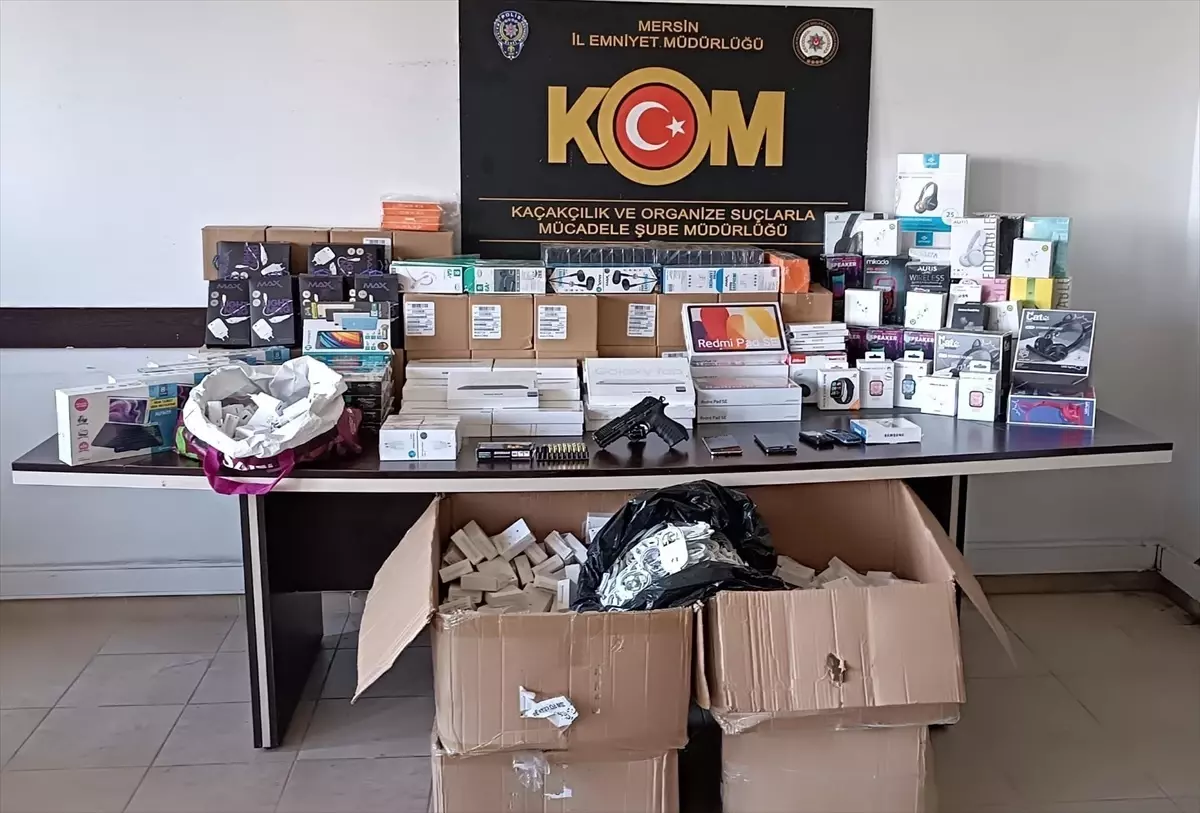 Tarsus'ta Gümrük Kaçağı Cep Telefonu Operasyonu
