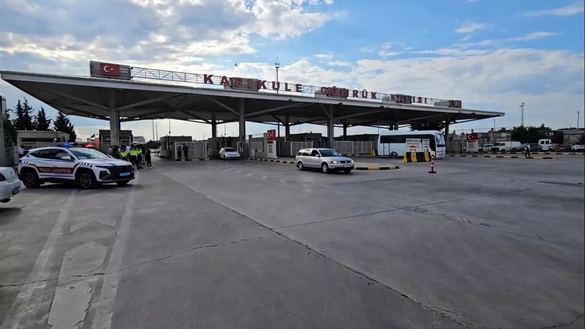 Gurbetçiler Kapıkule'de Coşkuyla Karşılandı
