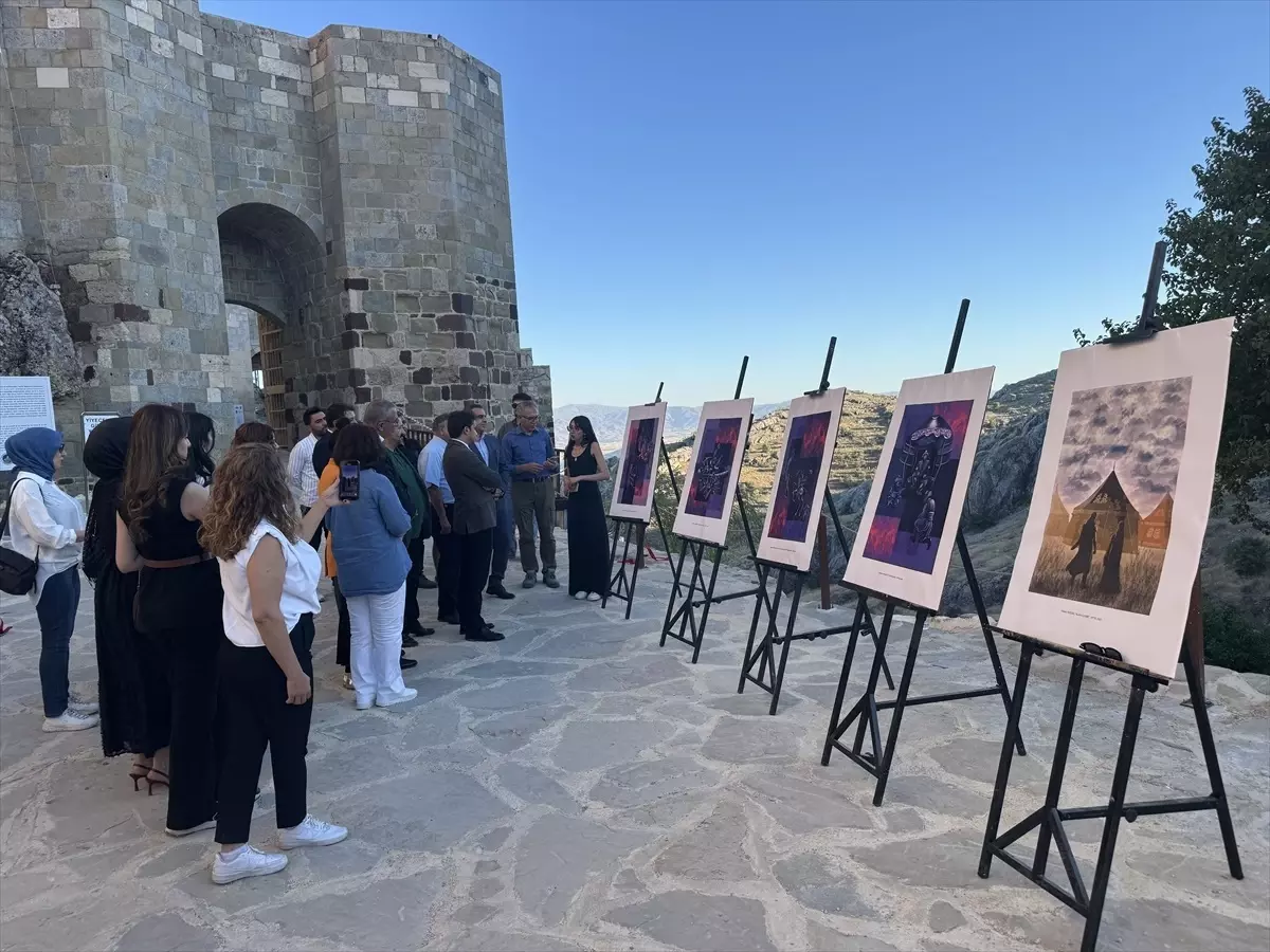 Harput Kalesi'nde Dede Korkut Sergisi Açıldı