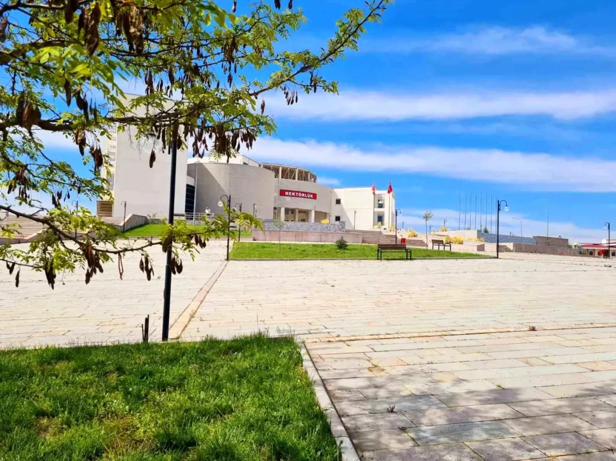 Kastamonu Üniversitesi'nden Karikatür Tepkisi