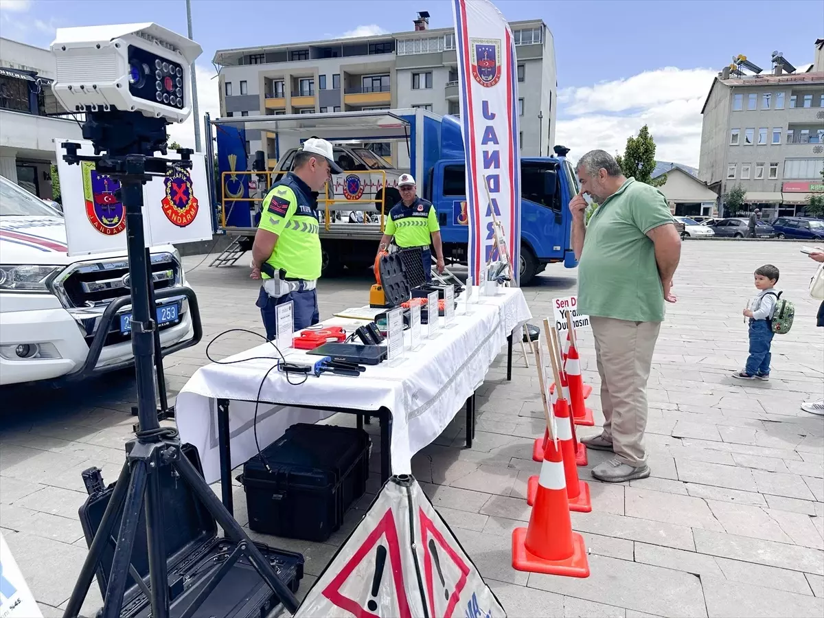 Emniyet Kemeri Simülasyonuyla Trafik Eğitimi
