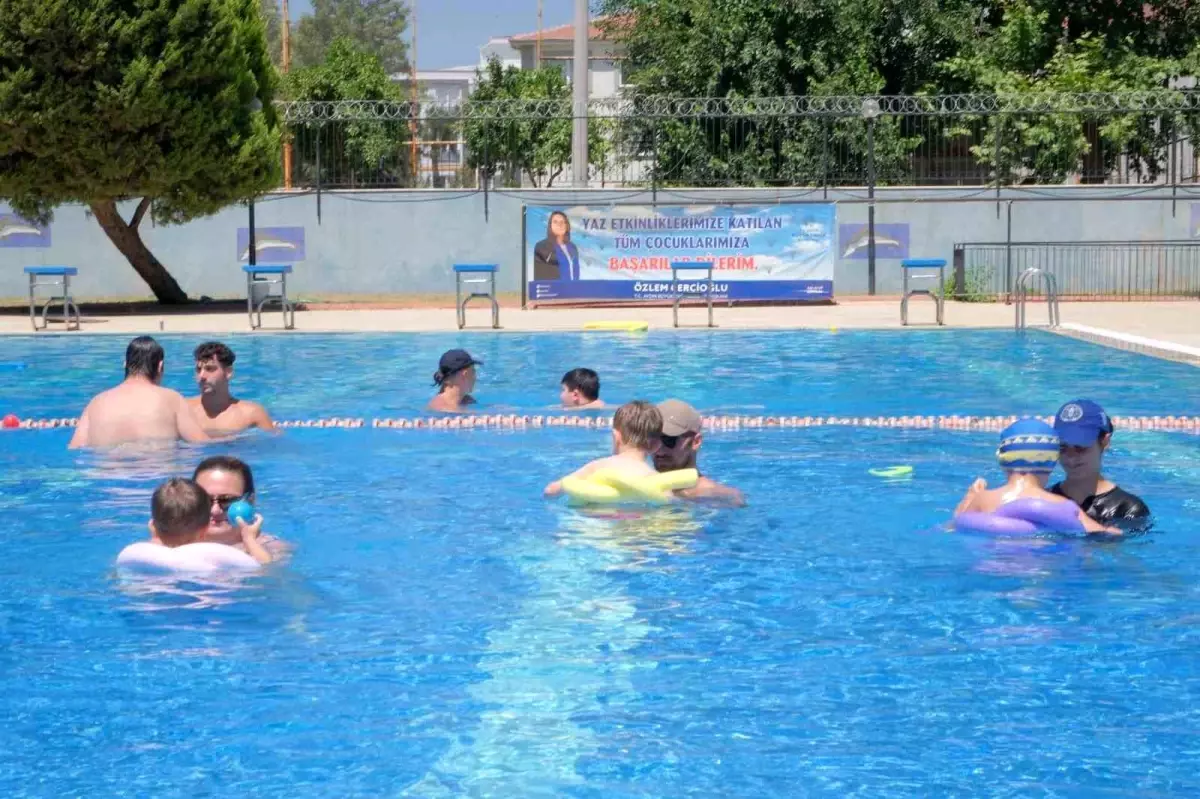 Aydın'da Otizmli Bireyler İçin Ücretsiz Yüzme Kursları Devam Ediyor
