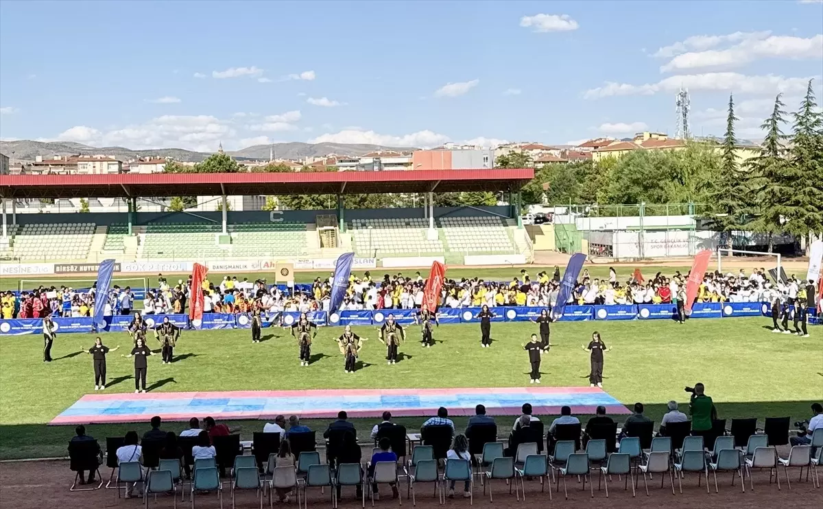 Kayseri ve Kırşehir'de Spor Okulları Açıldı