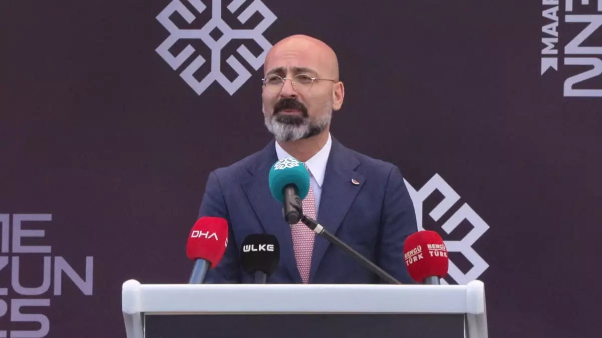Maarif Vakfı'ndan 101 Yabancı Öğrenciye Mezuniyet