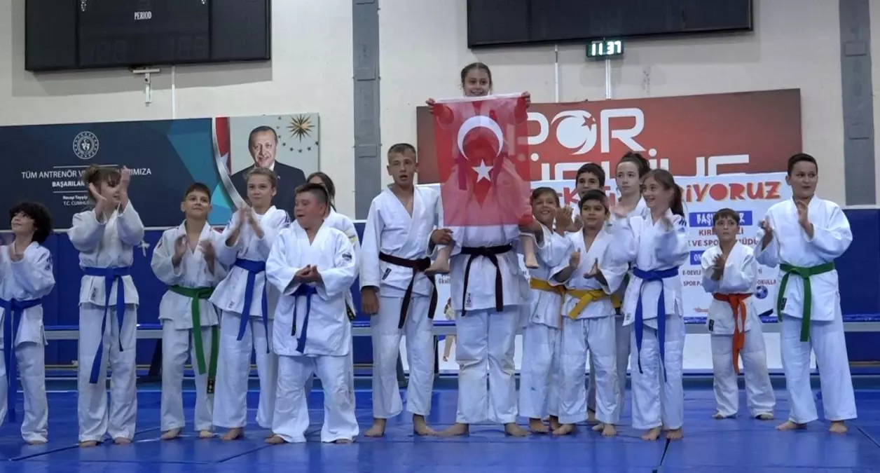 Kırklareli'nde Yaz Spor Okulları Açıldı