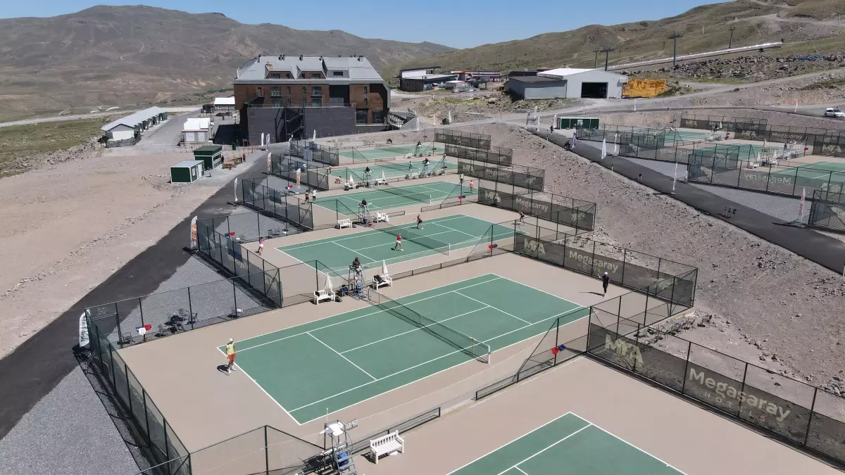 Erciyes'te Dünya Tenis Turu Devam Ediyor