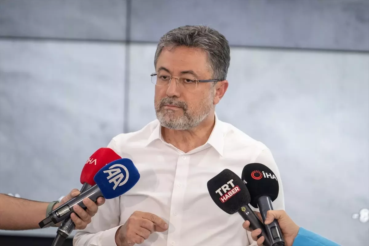 Tarım ve Orman Bakanı Yumaklı, orman yangınlarındaki son durumu paylaştı Açıklaması