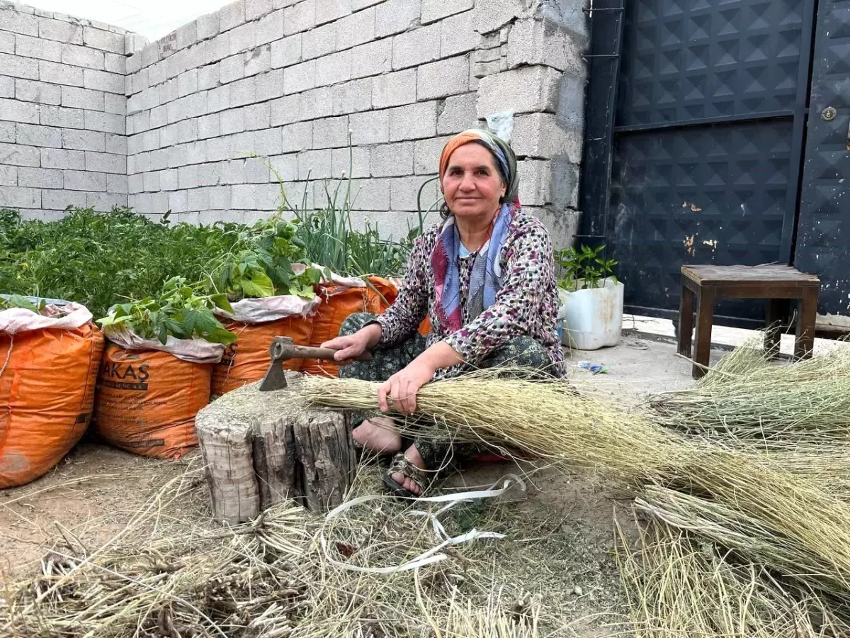 Geleneksel Zanaatı Yaşatan Kadın