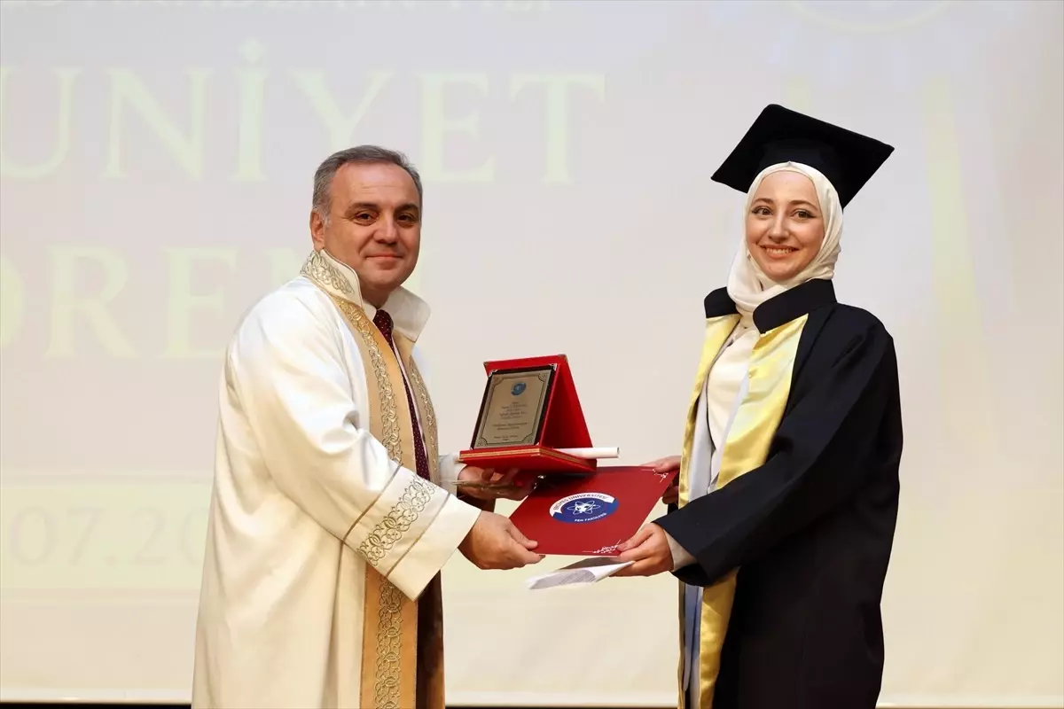 Erciyes Üniversitesi'nde 82 Öğrenci Mezun Oldu