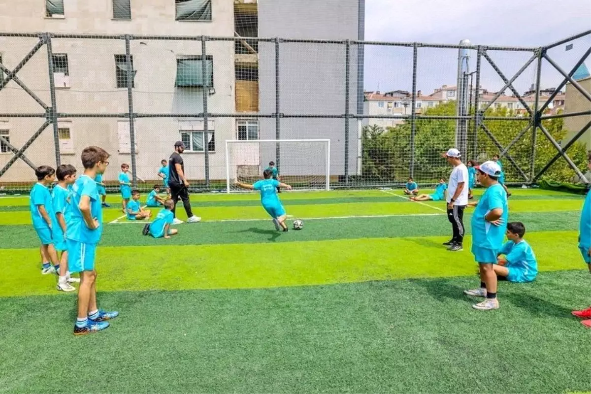 Ümraniye Yaz Spor Okulları Coşkuyla Devam Ediyor