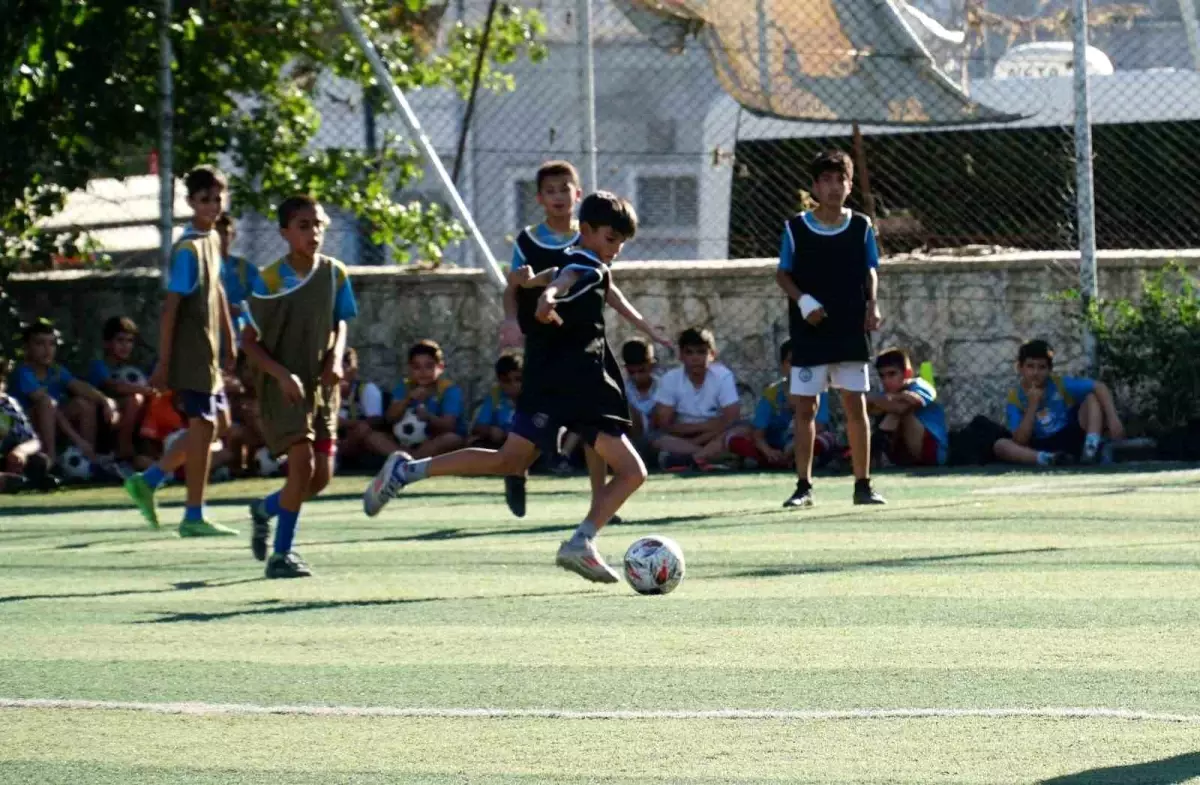 Haliliye Belediyesi'nden Çocuklara Futbol Kursu