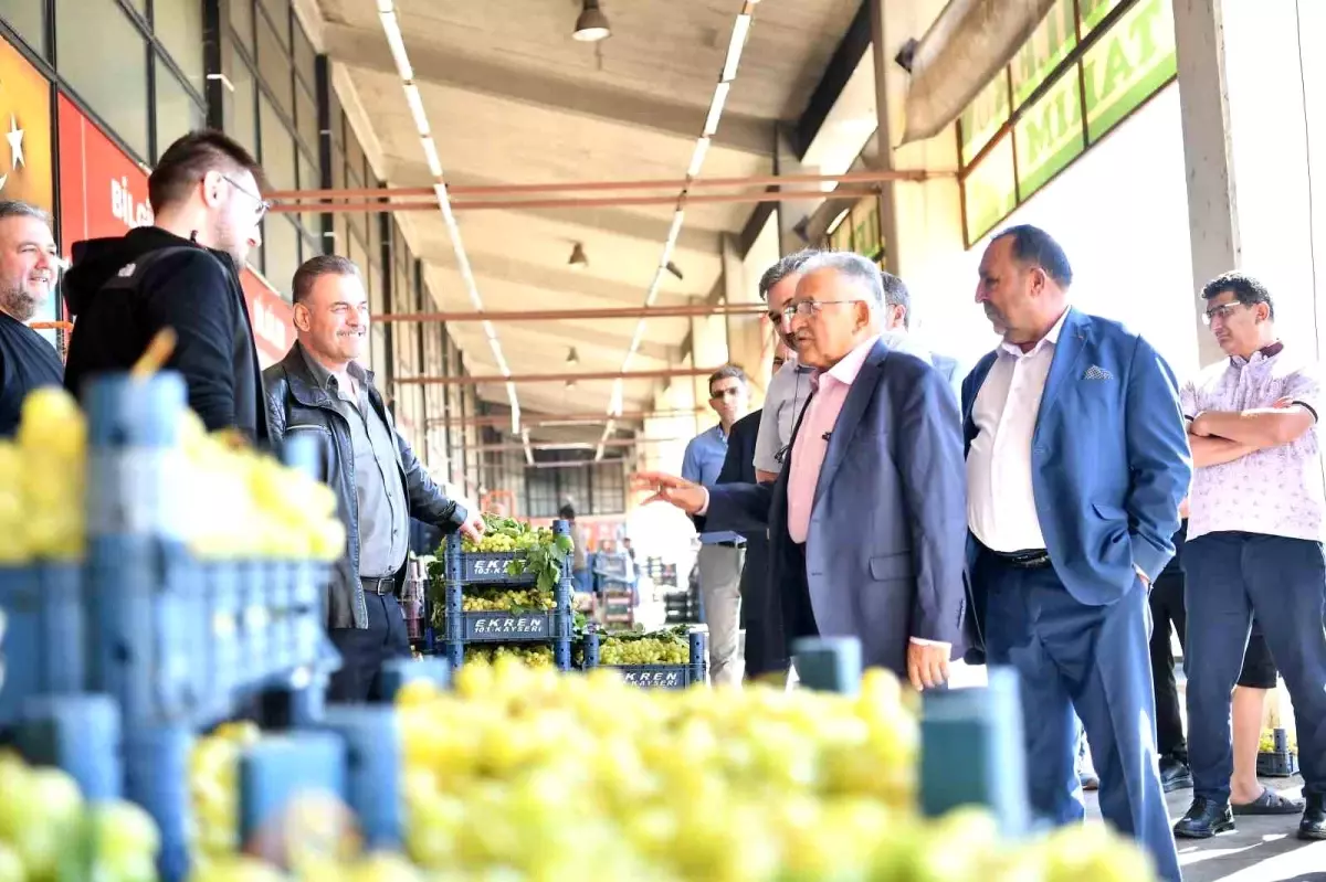 Başkan Büyükkılıç, Hal Kompleksi'ni Ziyaret Etti