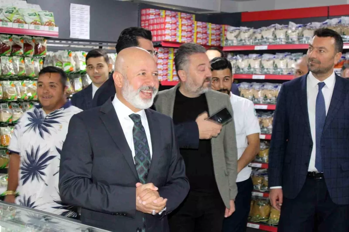 Başkan Çolakbayrakdar: 'Vicdani sorumluluk olan Dost Eli, tüm Kayseri'ye yayılacak'