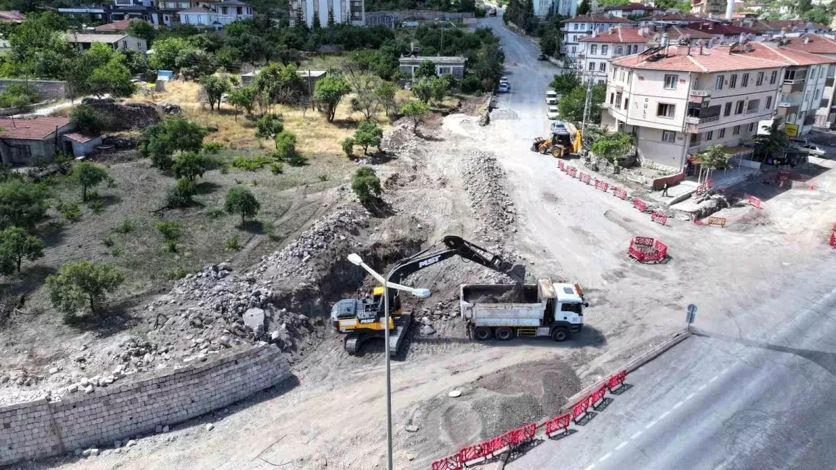 Hacılar Belediyesinden Yol Genişletme Projesine Devam