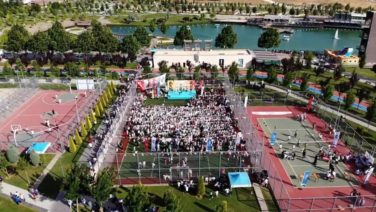 Çorum'da Yaz Okulları Şenliği'nde Çocuklar Eğlence Dolu Bir Gün Geçirdi