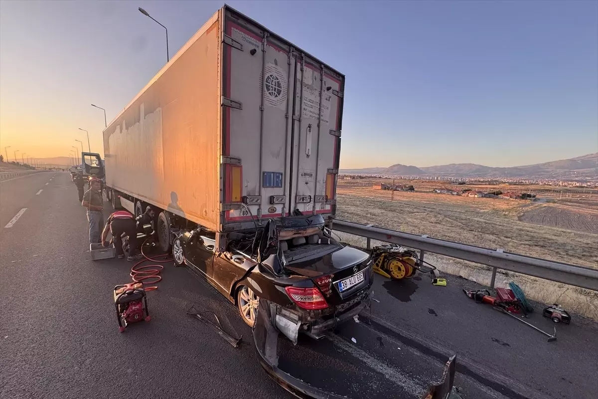Kayseri'de Trafik Kazası: Sürücü Hayatını Kaybetti