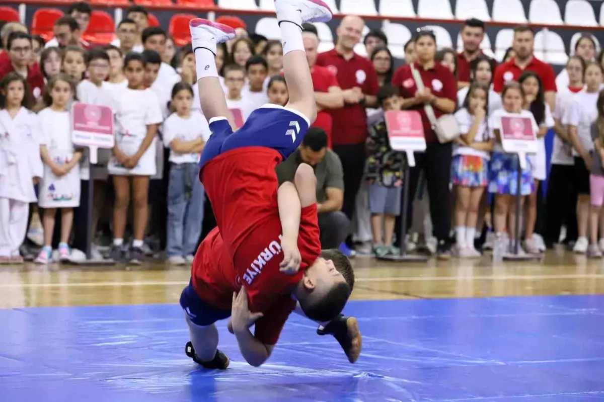 Denizli'de Ücretsiz Spor Kursları Başladı