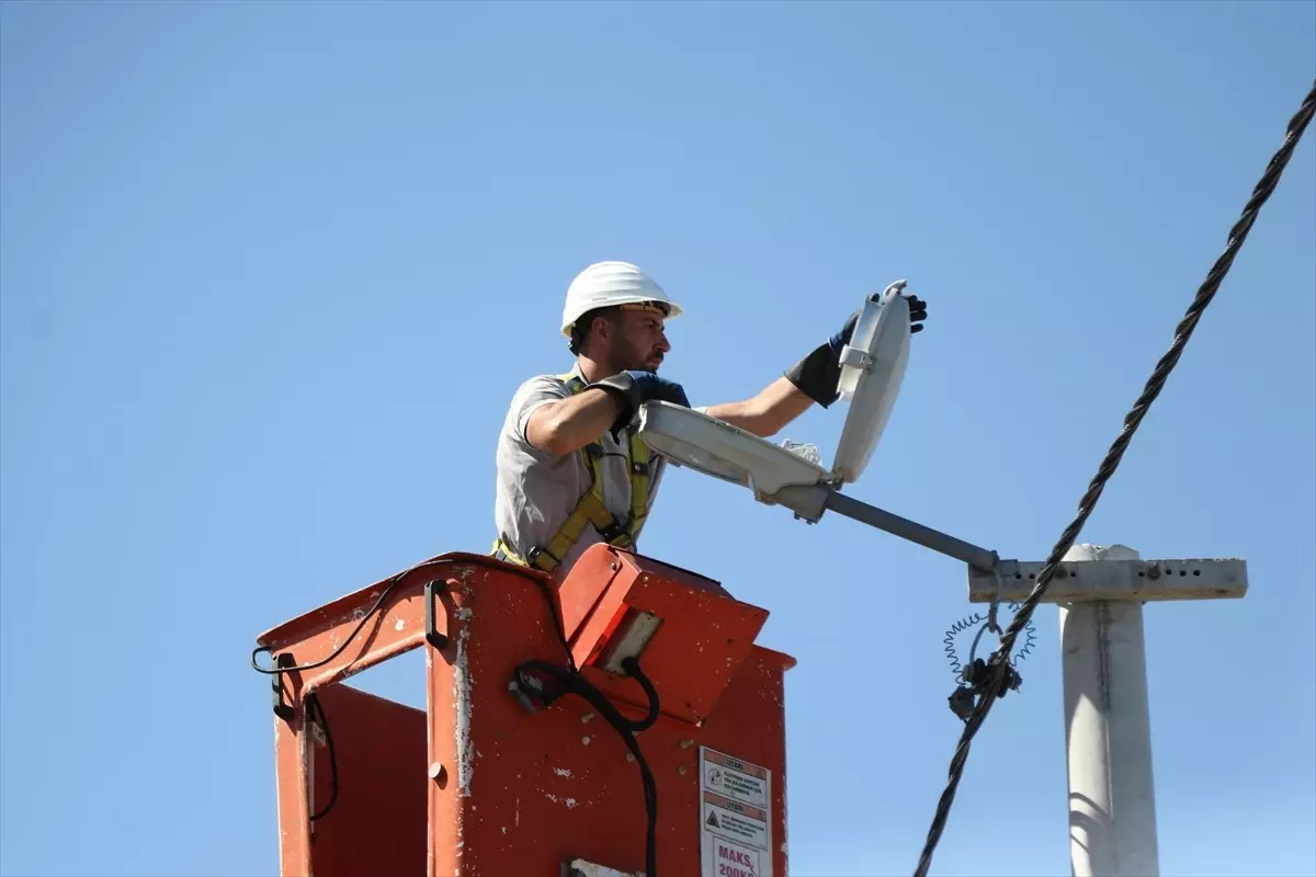 TREDAŞ Aşırı Sıcaklarda Kesintisiz Enerji İçin Çalışıyor