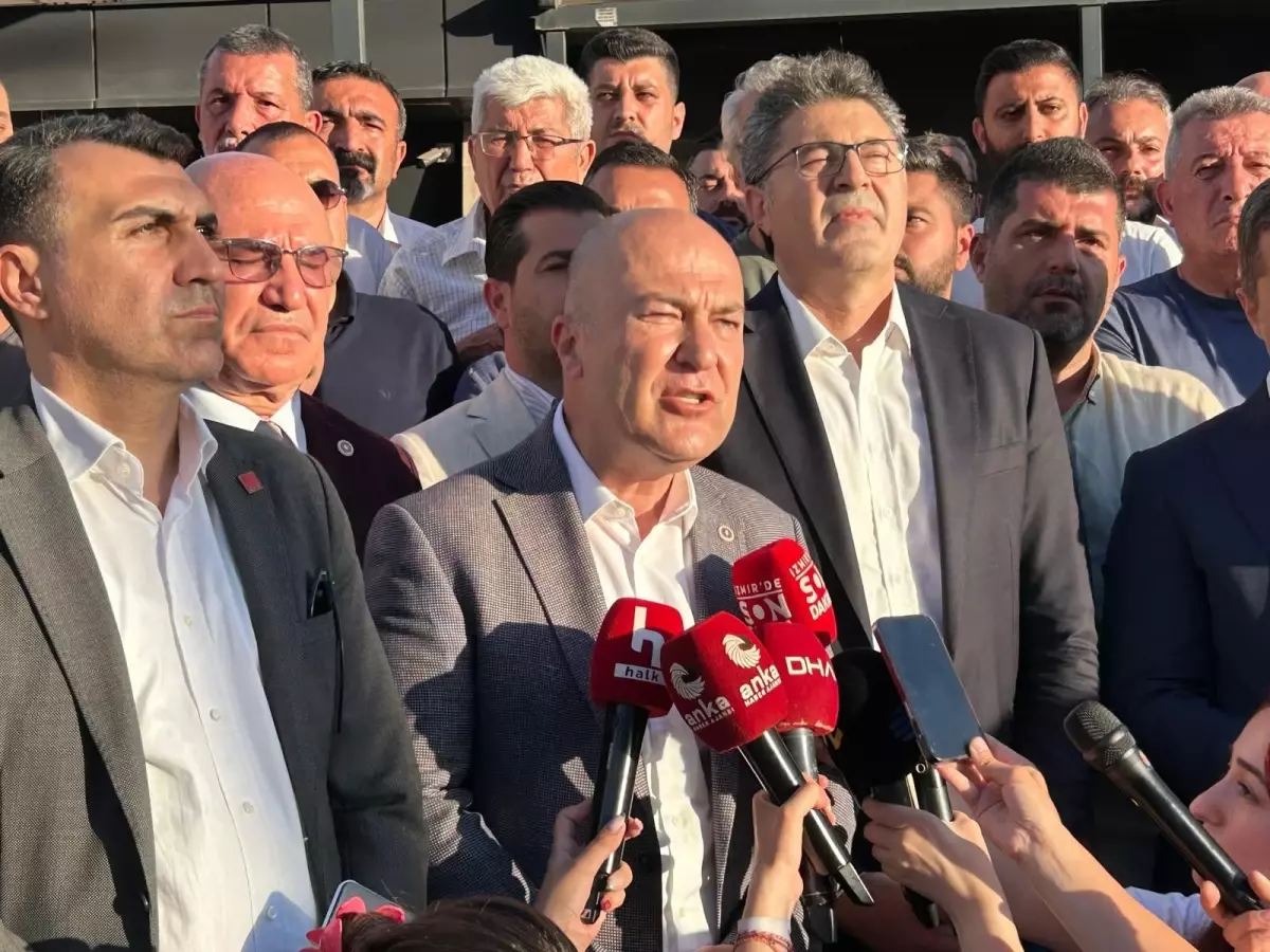 İzmir'de Yolsuzluk Operasyonu: 60 Tutuklama