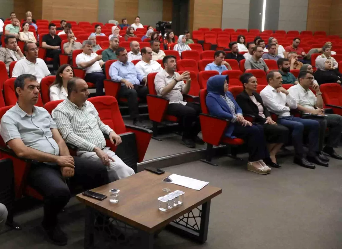 Melikgazi Belediyesi'nde Protokol ve Davranış Kuralları Eğitimi